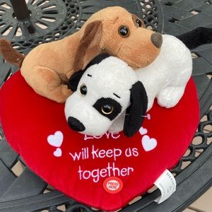 Dept 56 Valentines Day Captain Tennille Animated Plush Dogs music Love